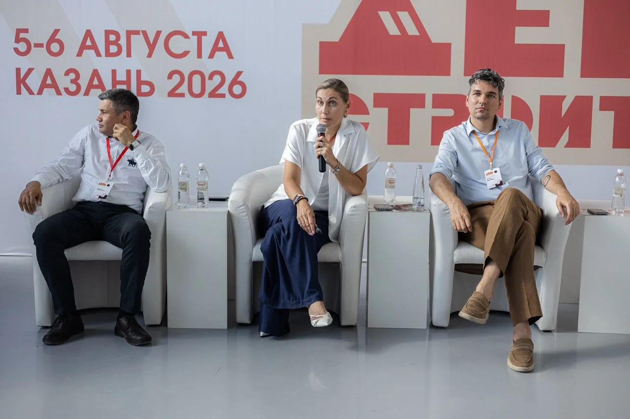 Антон Филонов на сцене «Практик» в Казани